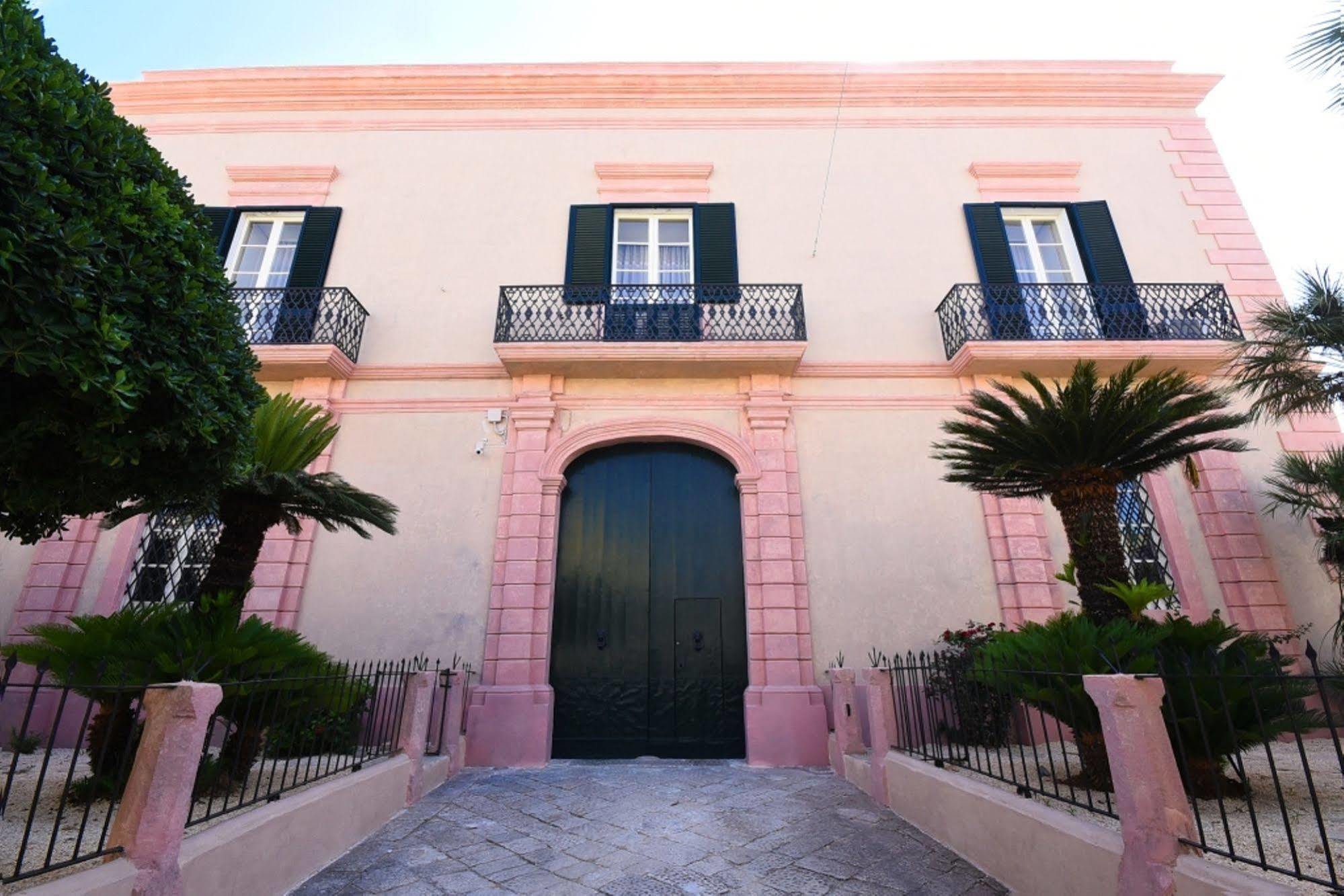 Palazzo Castriota Bed & Breakfast Alezio Exterior foto